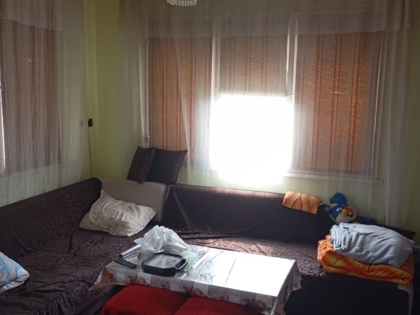 Етаж от къща в Карлово - 300 кв.м за 335 €/кв.м - Снимка #1