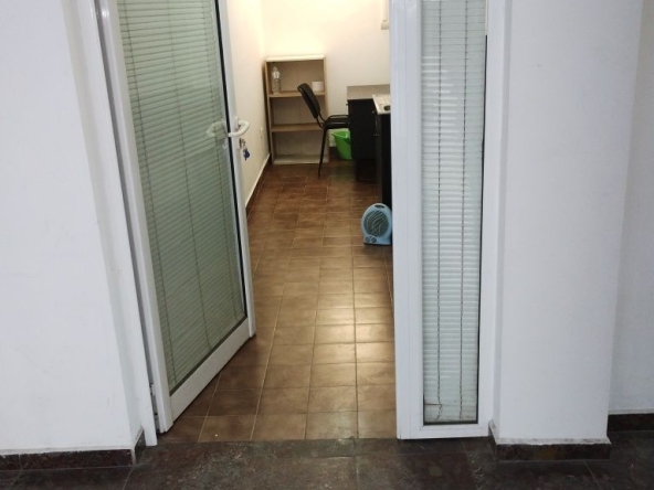 Офис в София, Банишора - 10 кв.м за 9 €/кв.м - Снимка #1