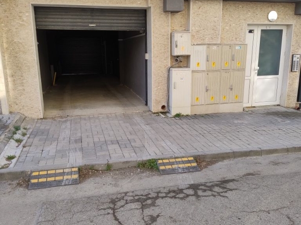 Гараж / Паркомясто в Варна, Погреби - 14 кв.м за 1572 €/кв.м - Снимка #1