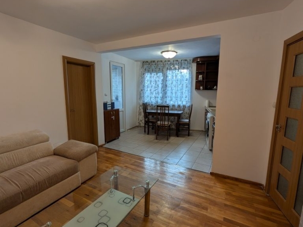 Дава се под наем Тристаен апартамент в Пловдив, Младежки Хълм - 65 кв.м за 459 € - Снимка #1