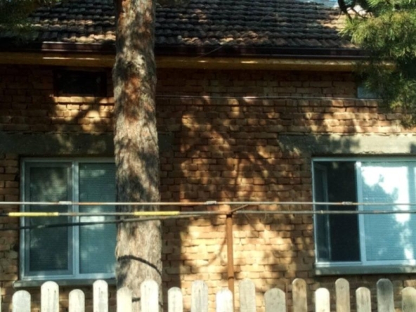 Къща в с. Деков, Област Плевен - 70 кв.м за 146 €/кв.м - Снимка #1