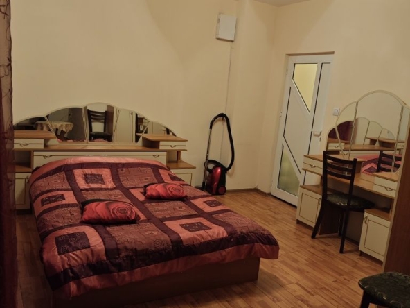 Дава се под наем Едностаен апартамент в Враца, Квартал 103 - 46 кв.м за 255 € - Снимка #1