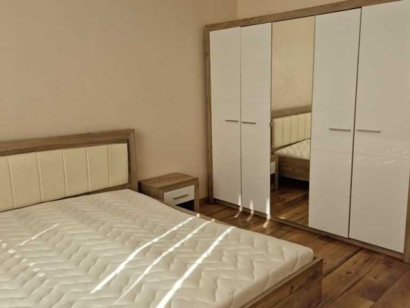 Дава се под наем Тристаен апартамент в София, Студентски град - 110 кв.м за 612 € - Снимка #1