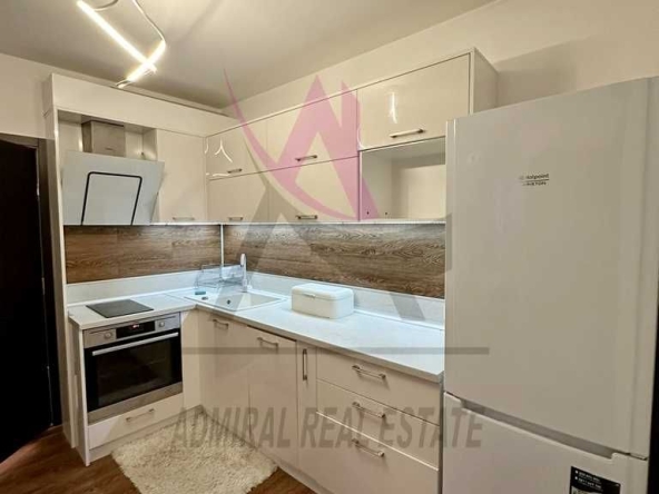 Дава се под наем Тристаен апартамент в Варна, Левски - 70 кв.м за 550 € - Снимка #1