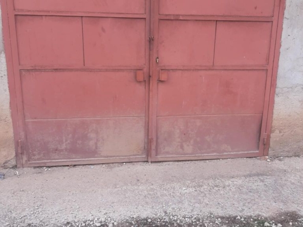 Дава се под наем Гараж / Паркомясто в Враца, Център - 25 кв.м за 76.5 € - Снимка #1