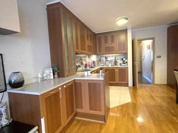 Тристаен апартамент в София, Драгалевци - 95 кв.м за 3874 €/кв.м - Снимка #1