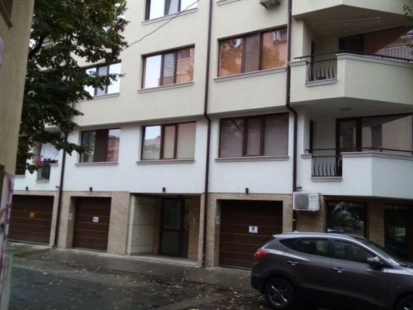 Дава се под наем Двустаен апартамент в Пловдив, Кючук Париж - 59 кв.м за 331.5 € - Снимка #1