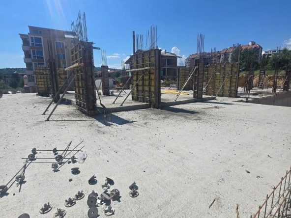 Двустаен апартамент в Стара Загора, Железник - център - 80 кв.м за 472 €/кв.м - Снимка #1