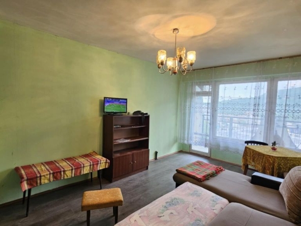 Дава се под наем Тристаен апартамент в Дупница - 90 кв.м за 357 € - Снимка #1