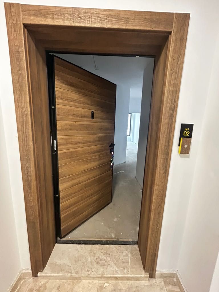 Тристаен апартамент в София, Студентски град - 107 кв.м за 2926 €/кв.м - Снимка #1