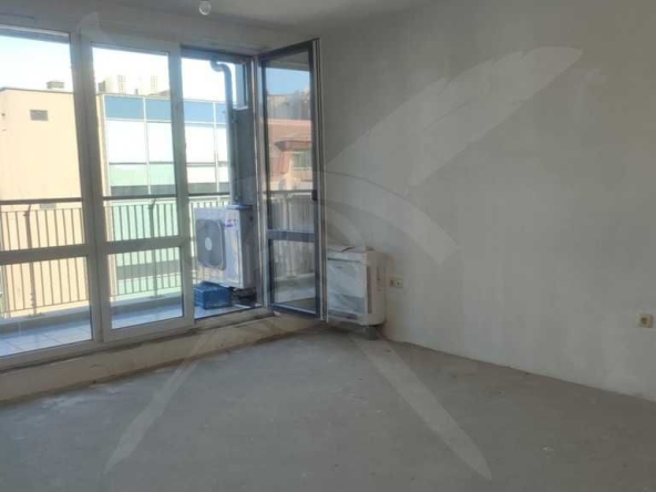 Тристаен апартамент в Варна, Левски - 86 кв.м за 2547 €/кв.м - Снимка #1