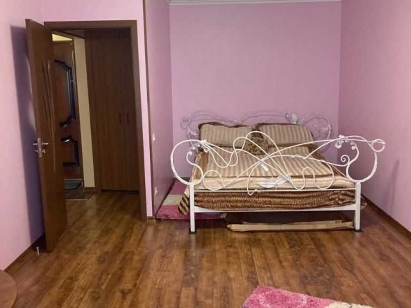 Дава се под наем Едностаен апартамент в София, Яворов - 42 кв.м за 350 € - Снимка #1