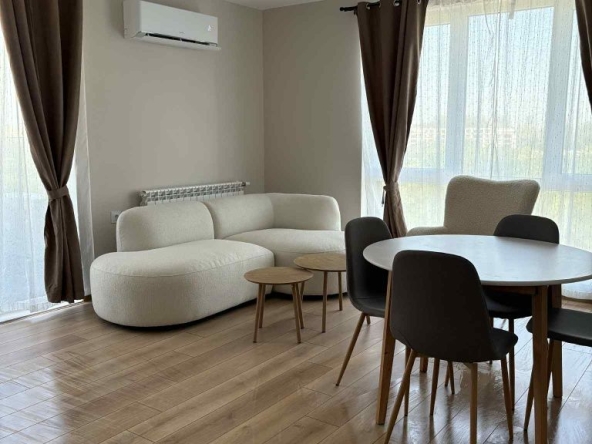 Дава се под наем Двустаен апартамент в Пловдив, Христо Смирненски - 75 кв.м за 600 € - Снимка #1