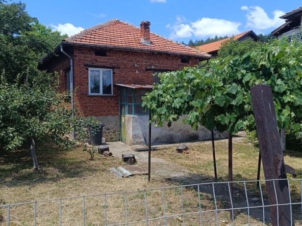 Къща в Етрополе - 77 кв.м за 596 €/кв.м - Снимка #1