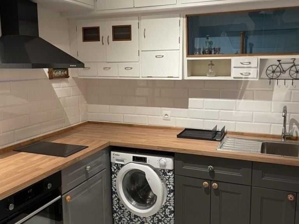 Дава се под наем Двустаен апартамент в София, Изток - 65 кв.м за 459 € - Снимка #1