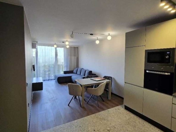 Дава се под наем Тристаен апартамент в София, Студентски град - 105 кв.м за 1000 € - Снимка #1