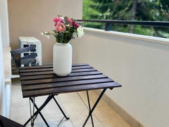 Дава се под наем Двустаен апартамент в София, Изгрев - 70 кв.м за 510 € - Снимка #1