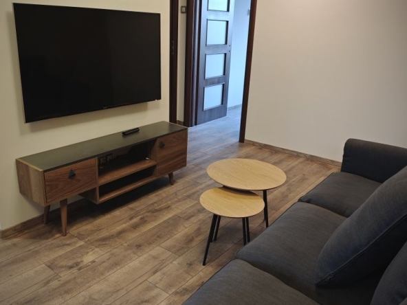 Дава се под наем Тристаен апартамент в Силистра, Център - 80 кв.м за 408 € - Снимка #1