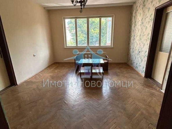 Двустаен апартамент в Шумен, Пазара - 70 кв.м за 1377 €/кв.м - Снимка #1