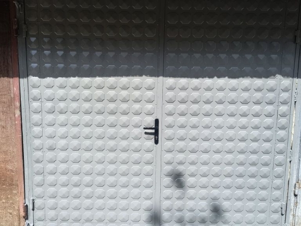 Дава се под наем Гараж / Паркомясто в Разград, Абритус - 13 кв.м за 35.7 € - Снимка #1