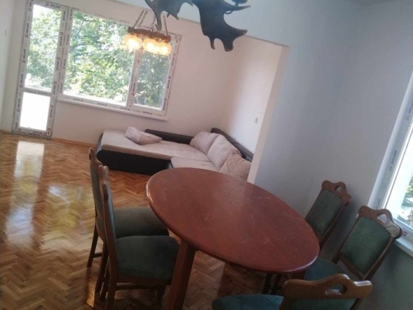 Дава се под наем Къща в Разград, Стефан Караджа - 141 кв.м за 229.5 € - Снимка #1