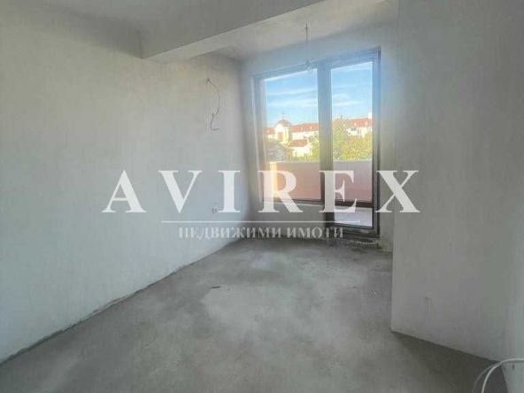 Тристаен апартамент в Пловдив, Център - 100 кв.м за 1960 €/кв.м - Снимка #1