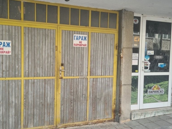 Дава се под наем Гараж / Паркомясто в Варна, Спортна зала - 27 кв.м за 153 € - Снимка #1