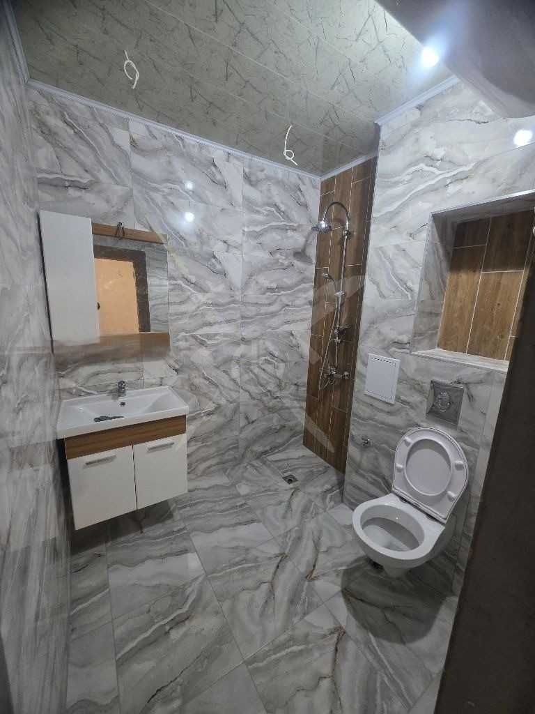 Дава се под наем Двустаен апартамент в Пловдив, Южен - 60 кв.м за 375 € - Снимка #1