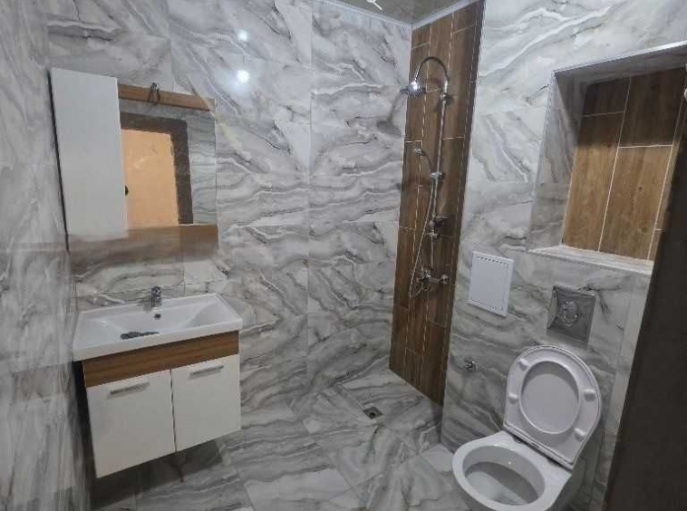 Дава се под наем Двустаен апартамент в Пловдив, Южен - 60 кв.м за 382.5 € - Снимка #1