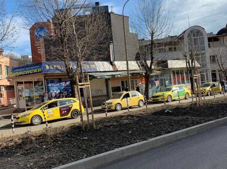 Дава се под наем Магазин в София, Света Троица - 90 кв.м за 1250 € - Снимка #1