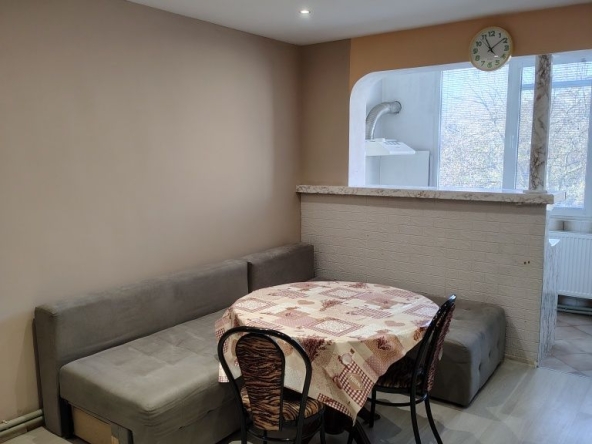 Дава се под наем Тристаен апартамент в Варна, Аспарухово - 65 кв.м за 430 € - Снимка #1