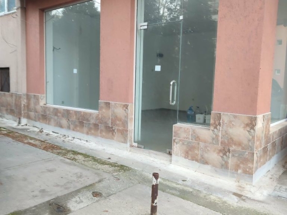 Дава се под наем Магазин в Варна, Възраждане 1 - 33 кв.м за 348.84 € - Снимка #1