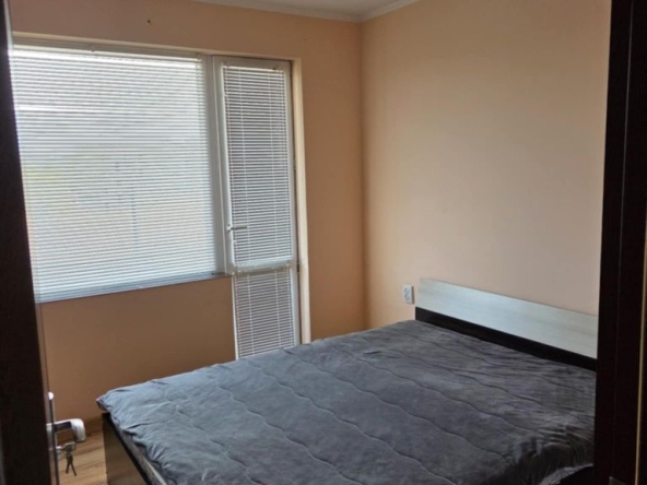 Дава се под наем Тристаен апартамент в Пазарджик, Руски - 70 кв.м за 331.5 € - Снимка #1