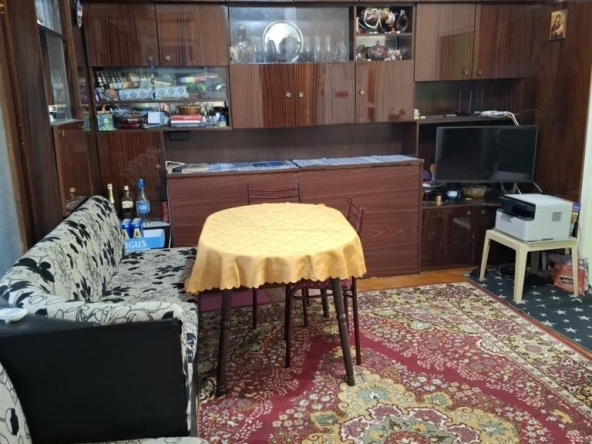 Тристаен апартамент в Ловеч, Широк център - 67 кв.м за 624 €/кв.м - Снимка #1