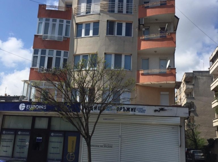 Двустаен апартамент в Нова Загора - 65 кв.м за 1000 €/кв.м - Снимка #1