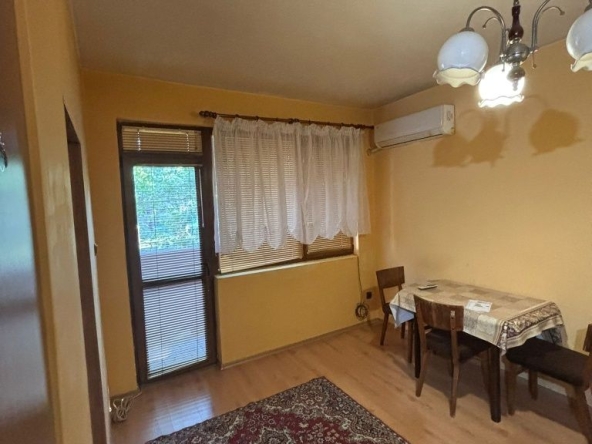 Дава се под наем Двустаен апартамент в Търговище, Вароша - 50 кв.м за 179.52 € - Снимка #1