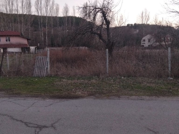 Парцел в с. Пороминово, Област Кюстендил - 616 кв.м за 9 €/кв.м - Снимка #1