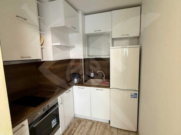Дава се под наем Тристаен апартамент в Варна, Погреби - 110 кв.м за 698.19 € - Снимка #1