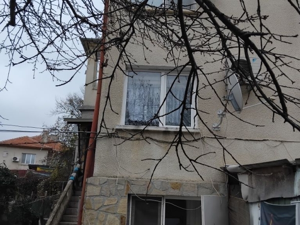 Етаж от къща в Кърджали, Байкал - 60 кв.м за 850 €/кв.м - Снимка #1