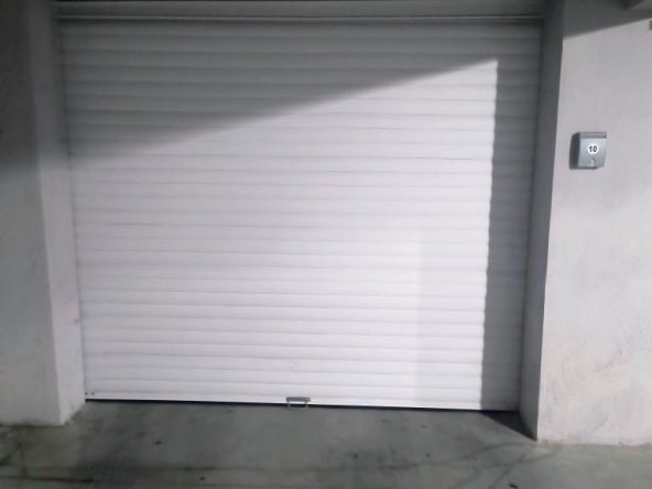 Гараж / Паркомясто в Казанлък - 22 кв.м за 696 €/кв.м - Снимка #1