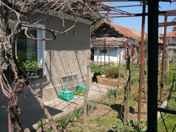 Къща в с. Побит камък, Област Разград - 85 кв.м за 270 €/кв.м - Снимка #1