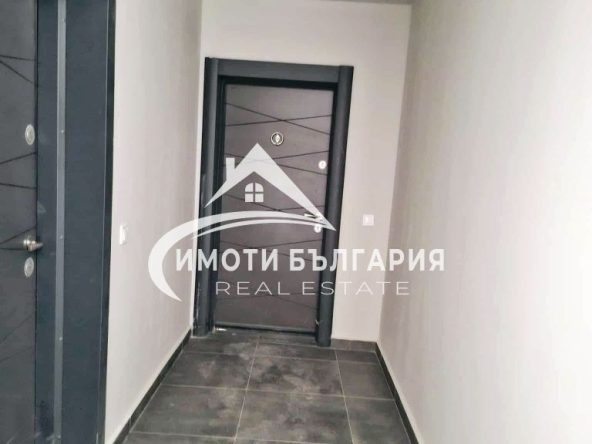 Двустаен апартамент в Карлово - 68 кв.м за 635 €/кв.м - Снимка #1