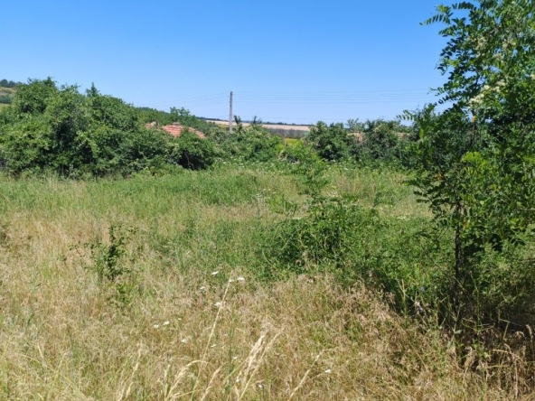 Парцел в Варна, Трошево - 1360 кв.м за 3 €/кв.м - Снимка #1