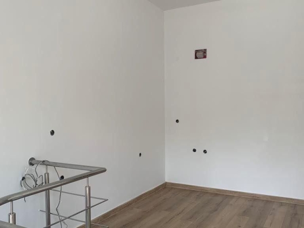 Дава се под наем Магазин в Пловдив, Център - 42 кв.м за 318.75 € - Снимка #1