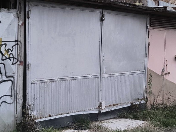 Дава се под наем Гараж / Паркомясто в Русе, Дружба 3 - 18 кв.м за 64.77 € - Снимка #1