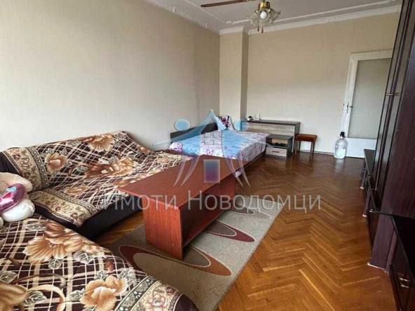 Двустаен апартамент в Шумен, Пазара - 60 кв.м за 1360 €/кв.м - Снимка #1