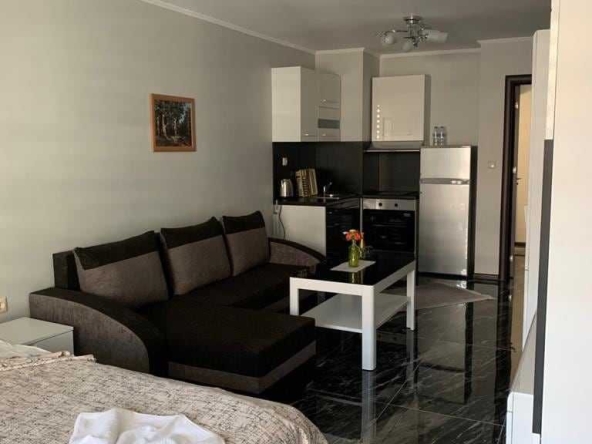 Дава се под наем Едностаен апартамент в Пловдив, Младежки Хълм - 40 кв.м за 300 € - Снимка #1