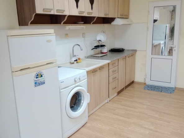 Дава се под наем Едностаен апартамент в Пазарджик, Идеален център - 45 кв.м за 259.08 € - Снимка #1