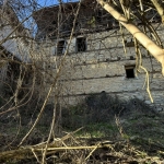 Къща в с. Момчиловци, Област Смолян - 240 кв.м за 34 €/кв.м - Снимка #1