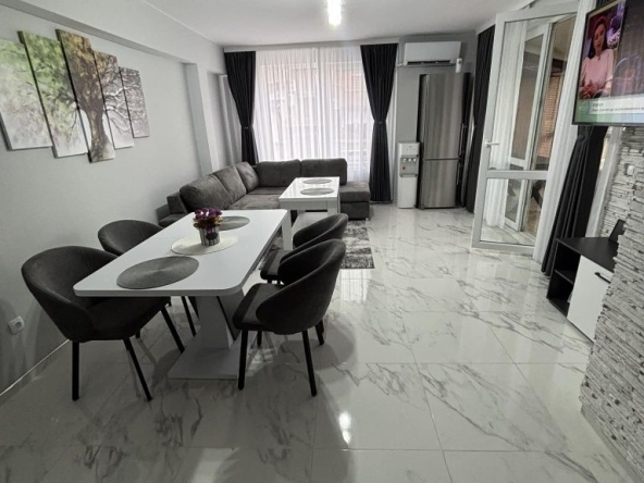 Тристаен апартамент в Пазарджик, Център - 120 кв.м за 638 €/кв.м - Снимка #1